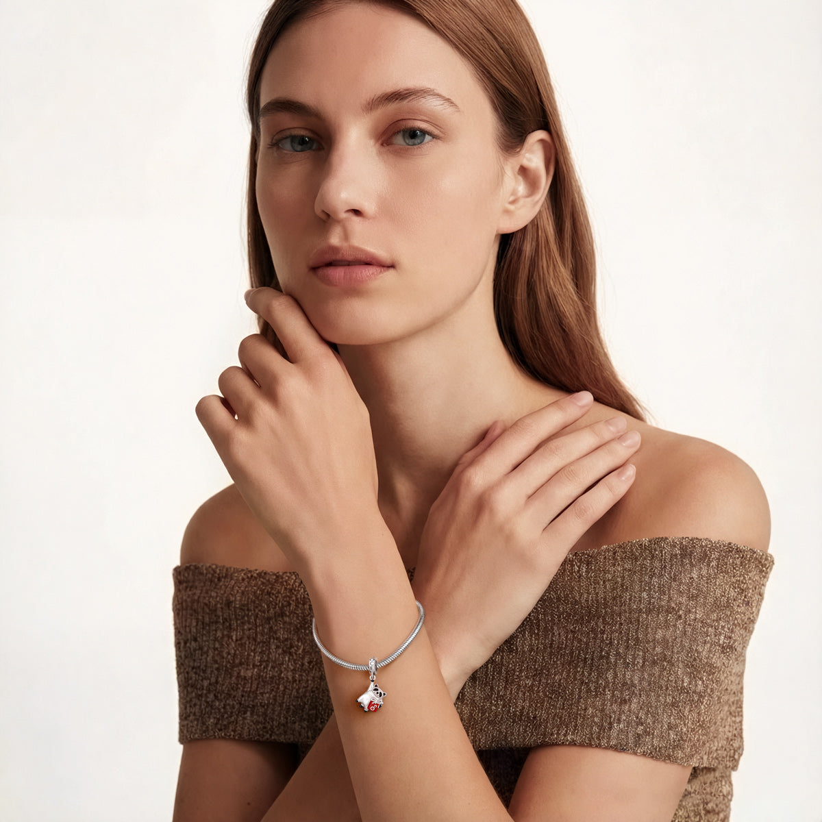 Gnoce Panda Holding A Gift Box Pendant Dangle Charm_4